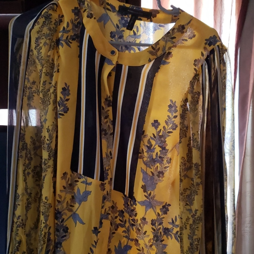 BCBGMAXAZRLA Florak print and strilp blouse